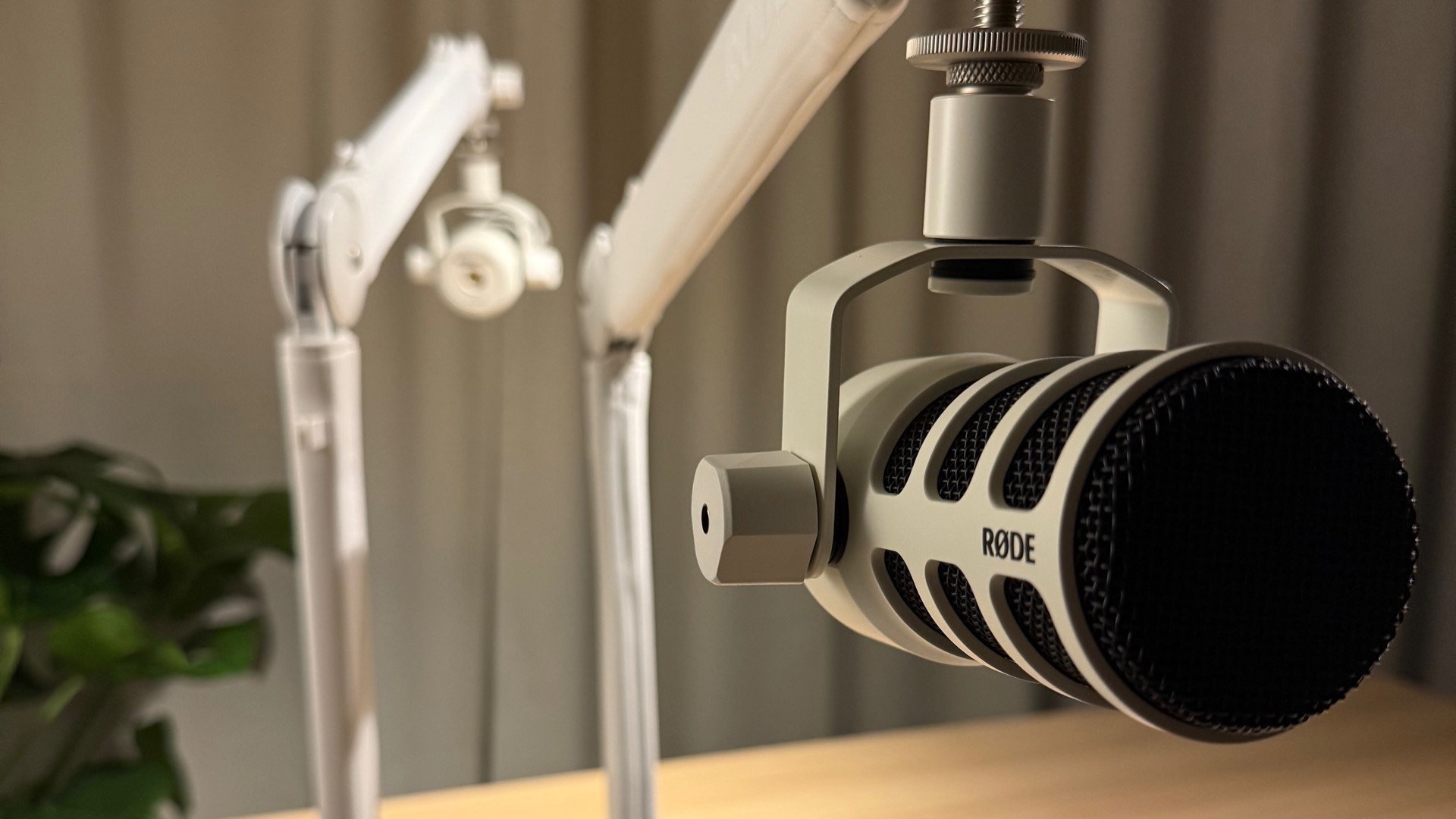 Rode PodMic Setup